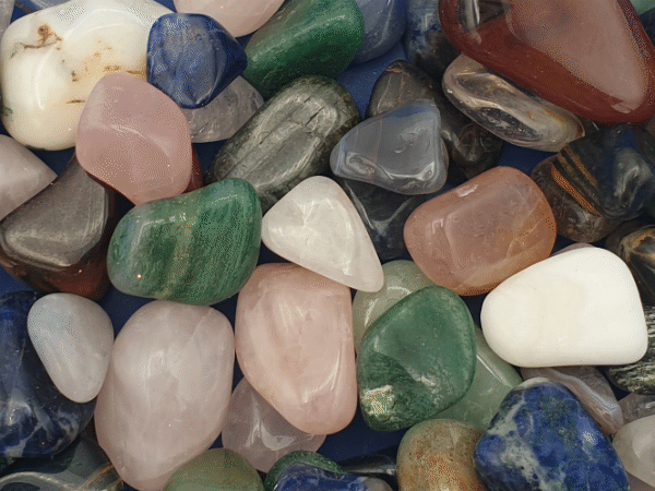 1 kg tumbled stones M-L mixed (appr.150-160 pcs)