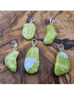 Lizardit (Norwegische Jade) mit Öse