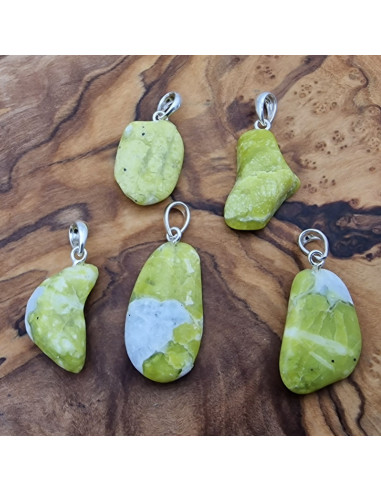 Lizardit (Norwegische Jade) mit Öse