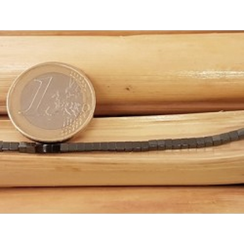 Blutsteinkette (Hämatit) 2x2mm 2