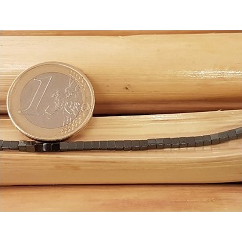 Blutsteinkette (Hämatit) 2x2mm