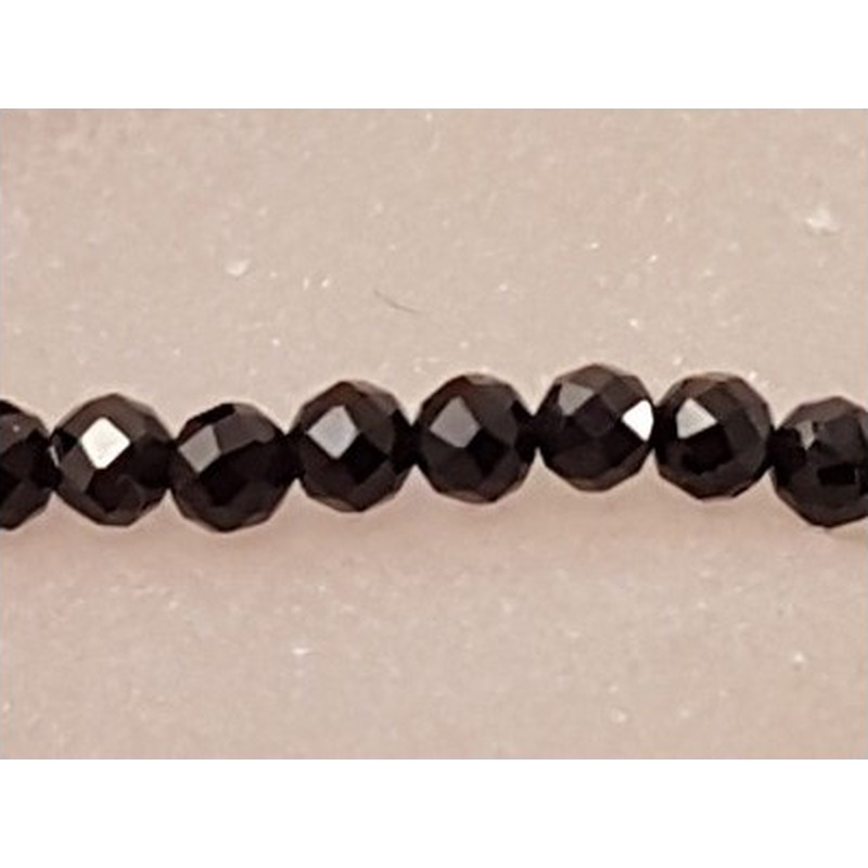 Spinellkette schwarz facettiert 2mm, stark funkelnd