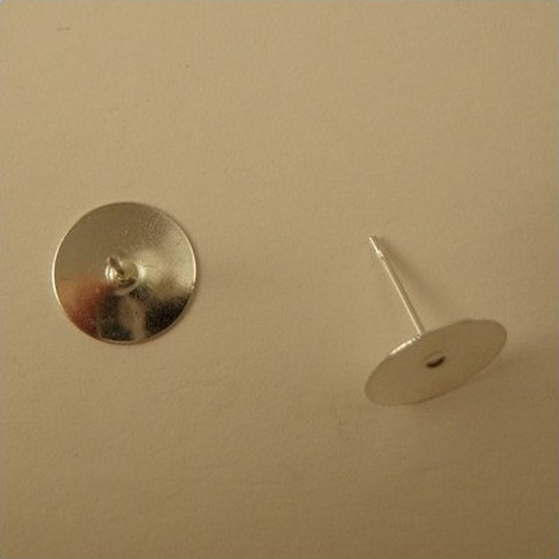 Ohrstecker aus Messing versilbert