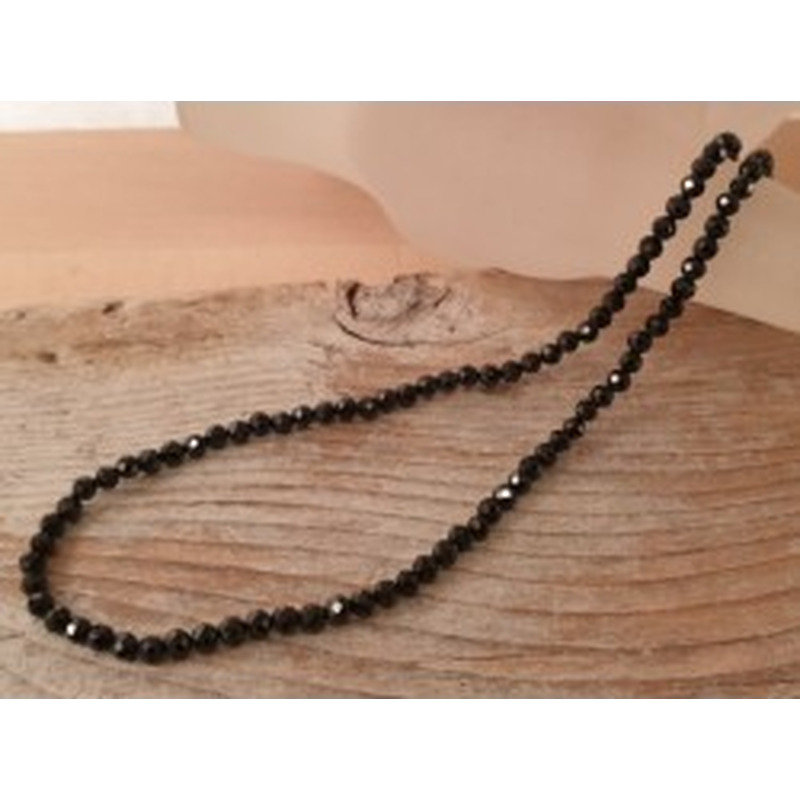 Spinellkette schwarz facettiert 3mm, stark funkelnd 2