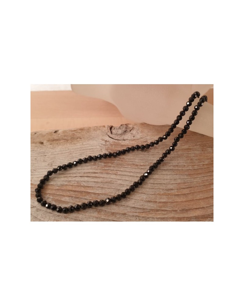 Spinellkette schwarz facettiert 3mm, stark funkelnd