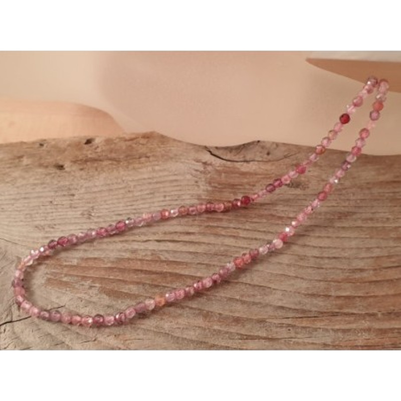 Spinellkette facettiert 2mm, stark funkelnd