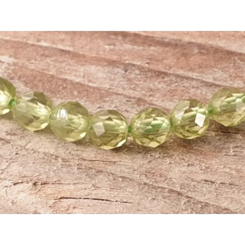 Olivinkette (Peridot) facettiert 3mm
