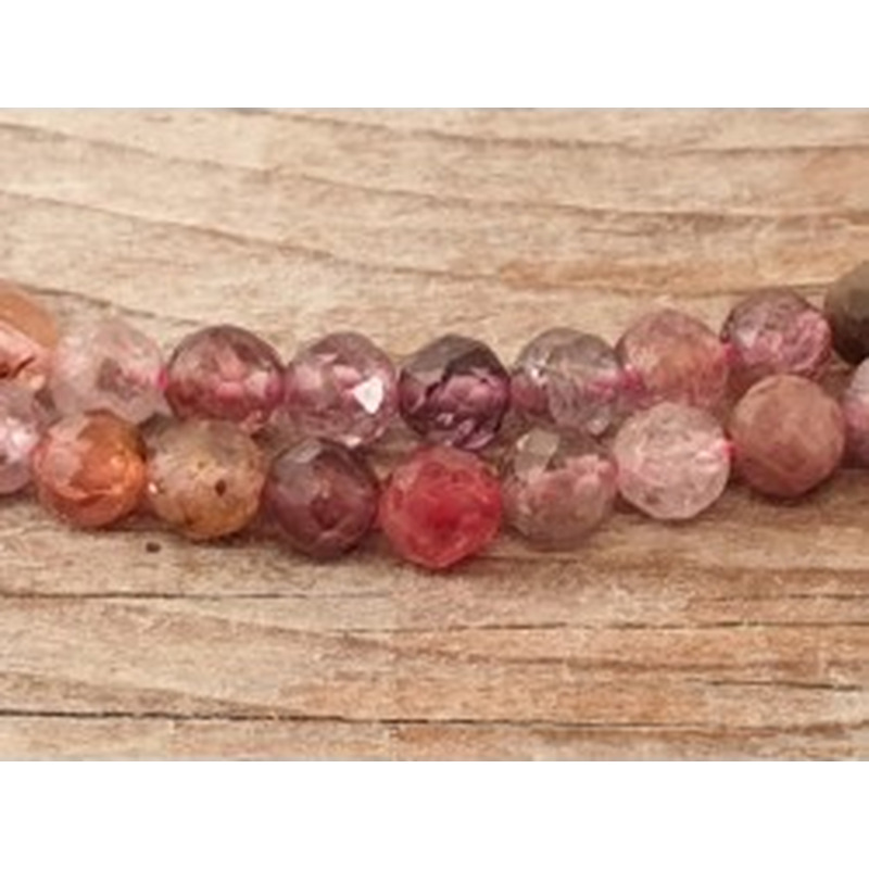 Spinellkette facettiert 4mm, stark funkelnd