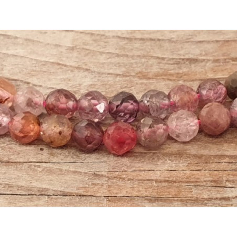 Spinellkette facettiert 4mm, stark funkelnd