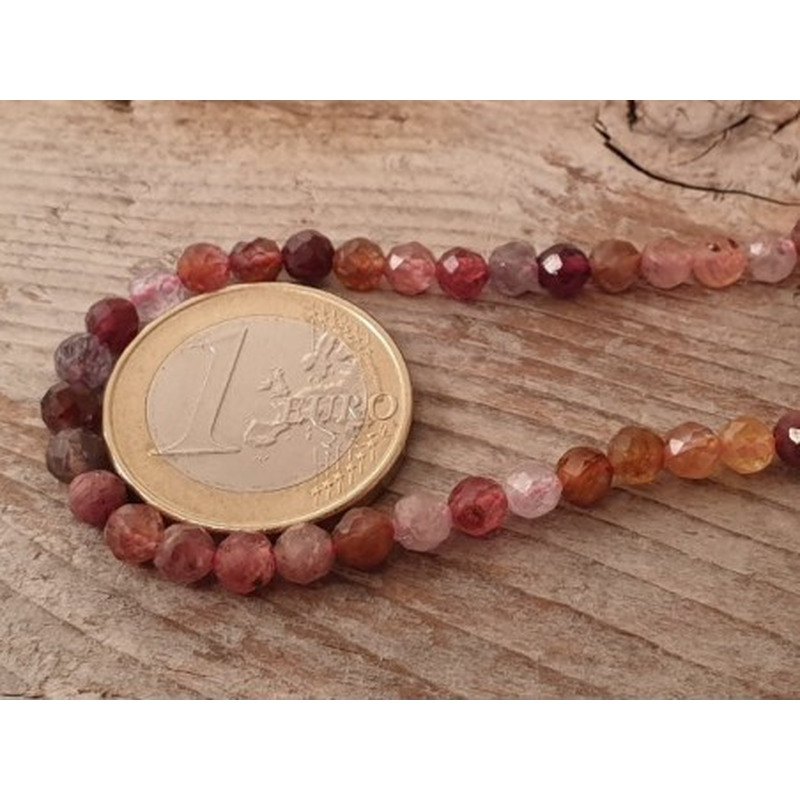 Spinellkette facettiert 4mm, stark funkelnd