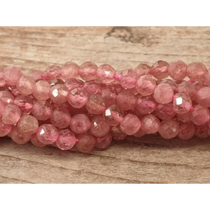 Rubelith - Rubellit - roter Turmalinkette facettiert 2mm A