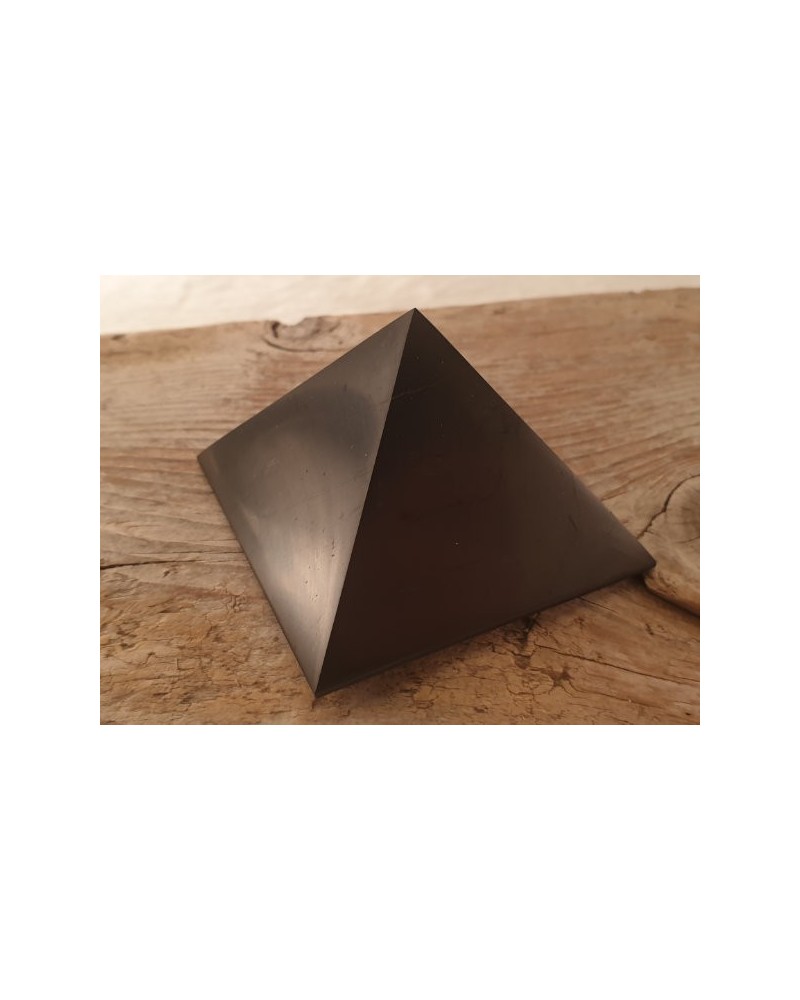 Schungit (Shungit) Pyramide 60mm