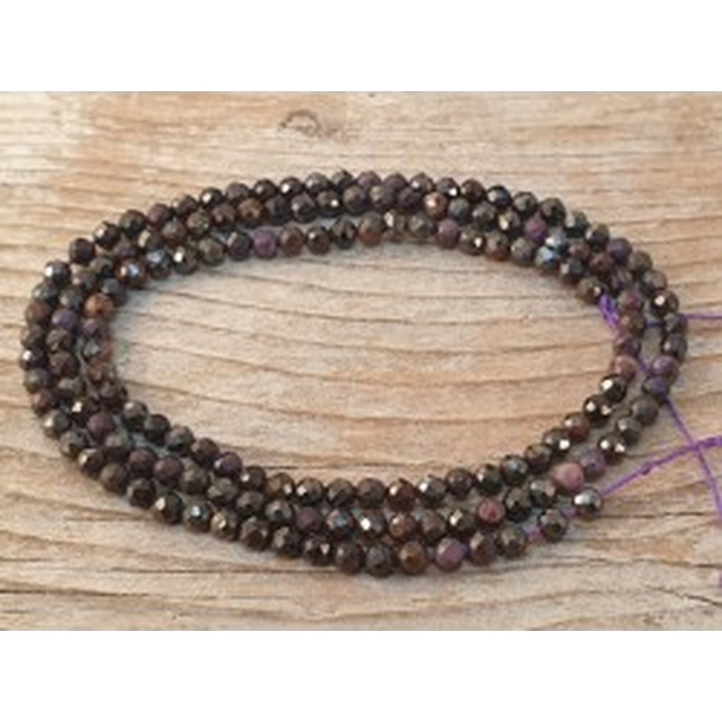 Sugilithkette facettiert 2mm 2