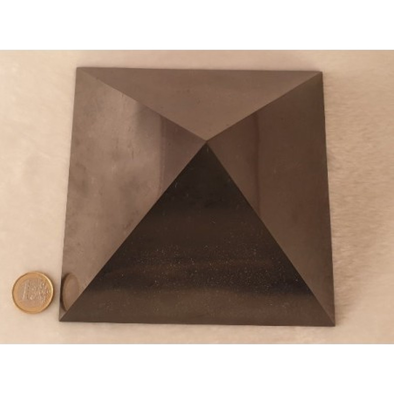 Schungit (Shungit) Pyramide 150mm