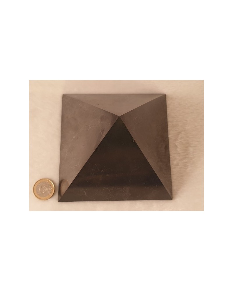 Schungit (Shungit) Pyramide 120mm