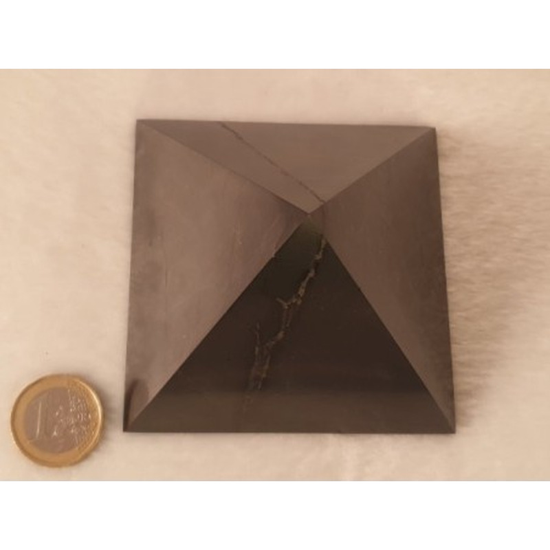 Schungit (Shungit) Pyramide 80mm