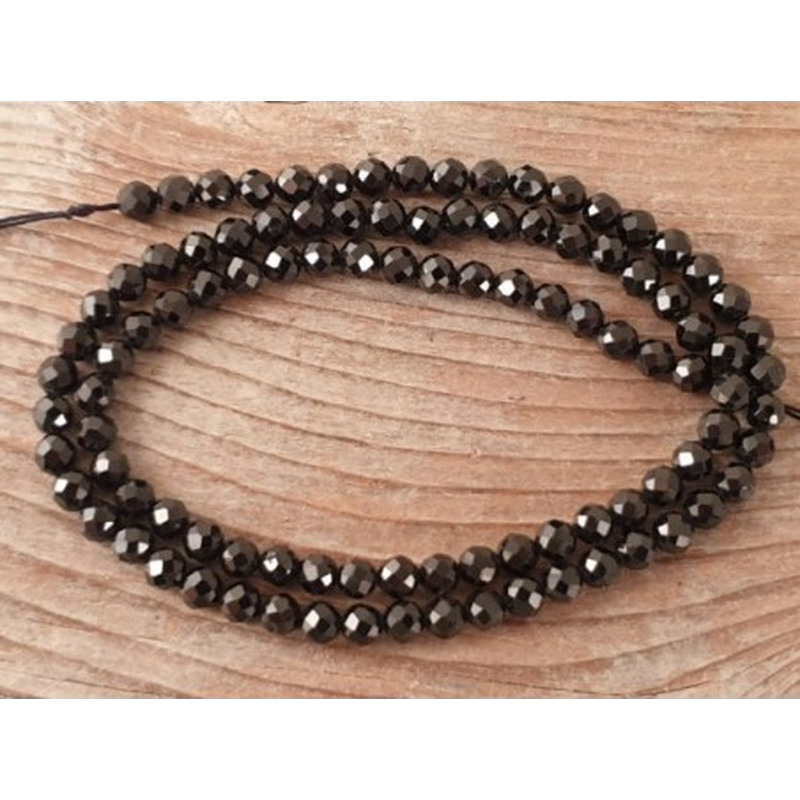 Spinellkette schwarz facettiert 4mm, stark funkelnd