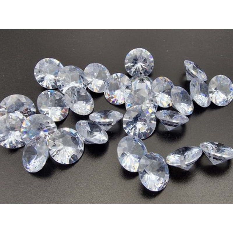 Zirkonia 12mm mit Brilliantschliff mit Bohrung