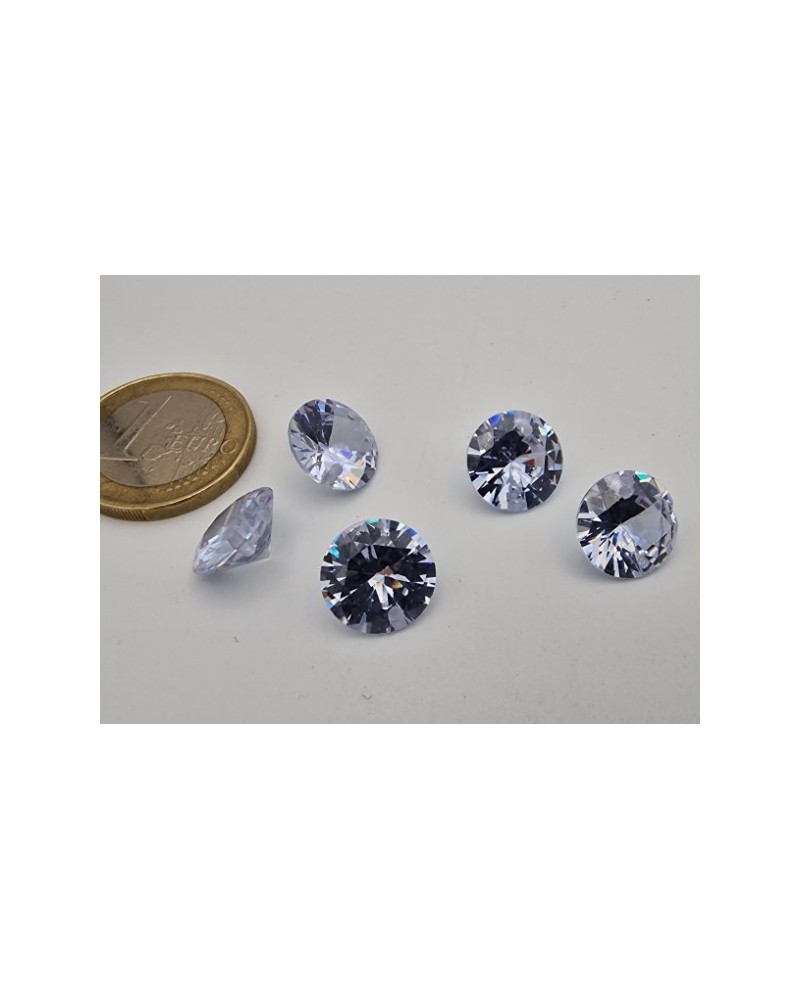 Zirkonia 12mm mit Brilliantschliff mit Bohrung