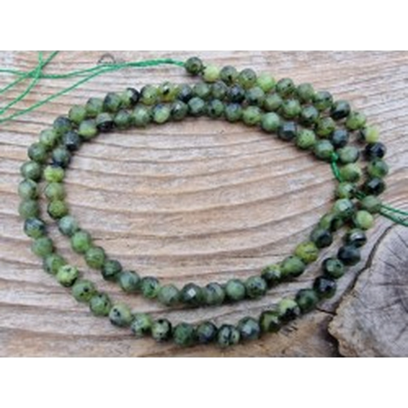 Nephrit Jadekette facettiert 4mm 2