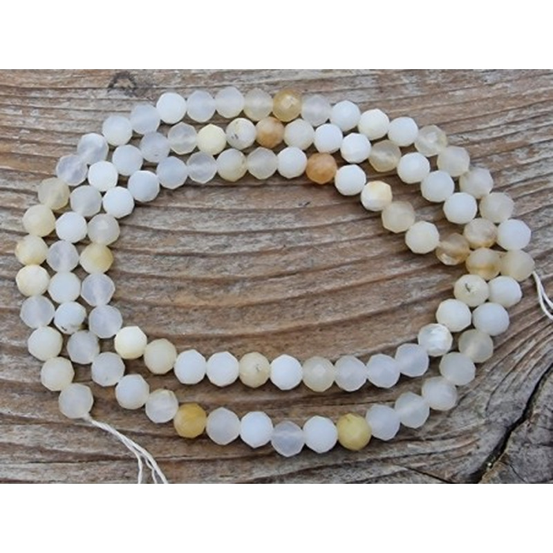 white Opalkette facettiert 4mm