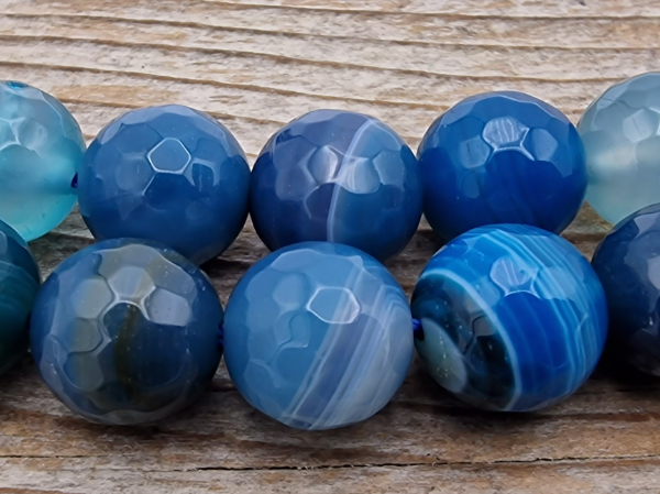 agate necklace blue faceted 10mm