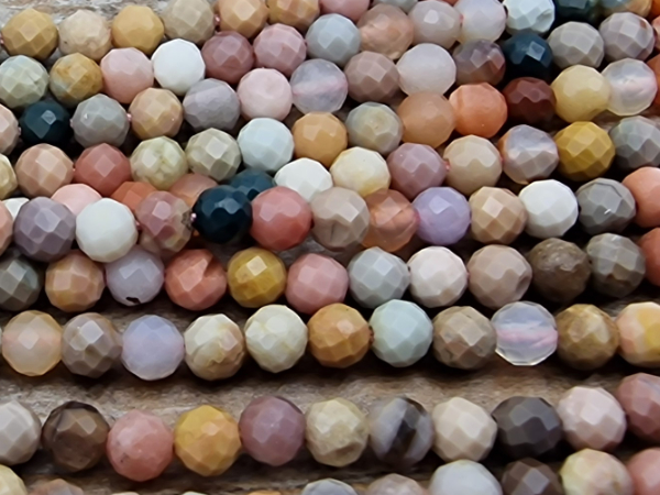 alxa gobi agate necklace faceted 2mm