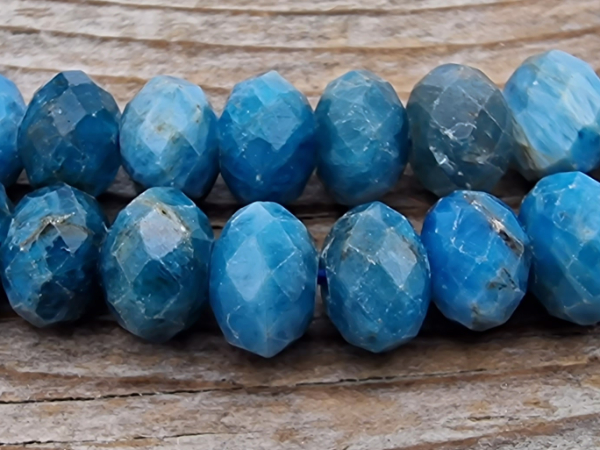 apatite necklace faceted 8x5mm