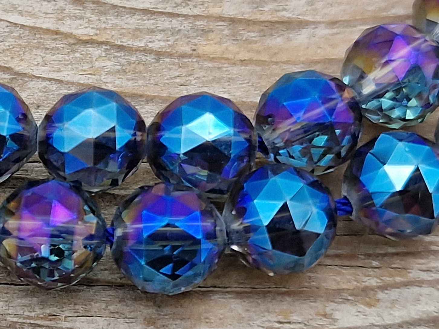 AquaAura necklace faceted 8mm