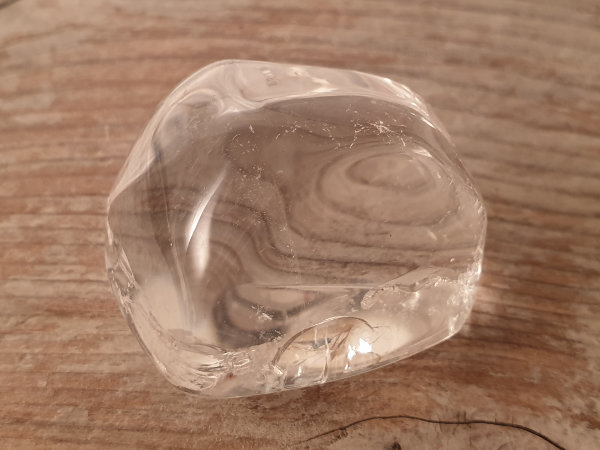 rock crystal tumbled stone (super clear)