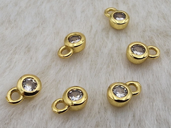 charming, rhinestone 4/7mm, brass gold plated