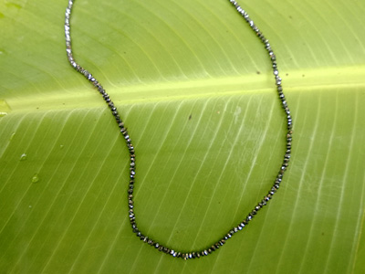 Diamondnecklace black faceted