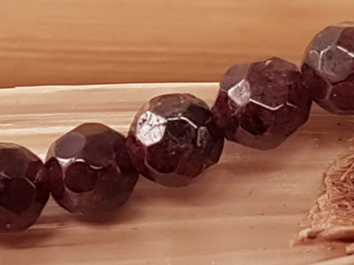 garnet necklace faceted 4mm
