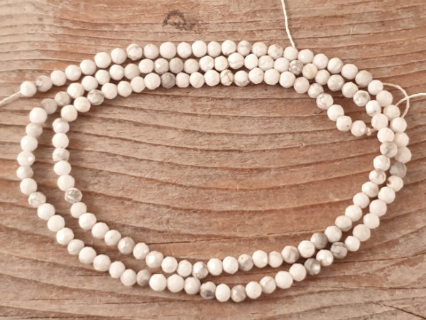 howlite necklace faceted 3mm