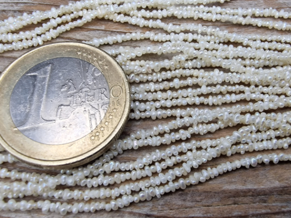 pearl necklace strand Keshi 1.5-2mm/50cm