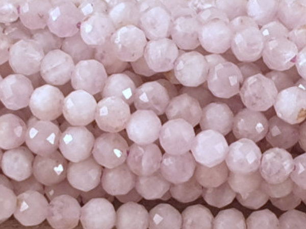 Kunzitkette facettiert 2mm