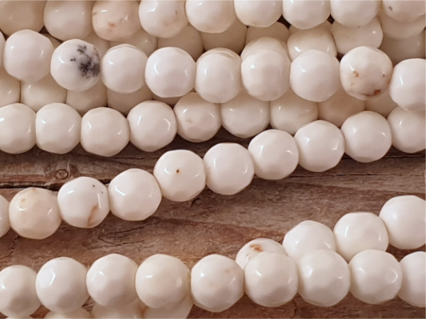 Magnesitkette 4mm facettiert