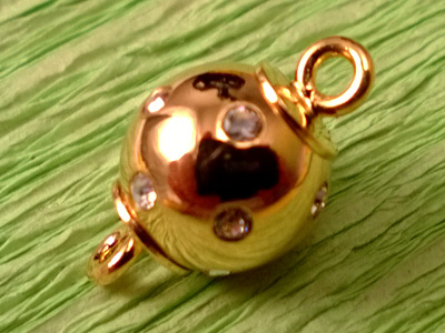 Magnetschliesse 8mm vergoldet, Strass