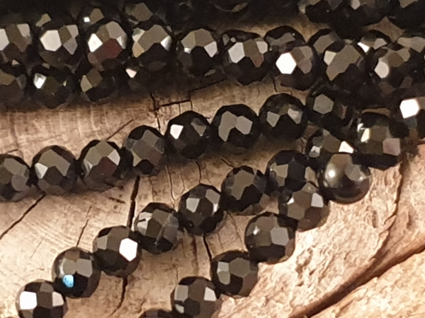 onyx necklace faceted 3mm