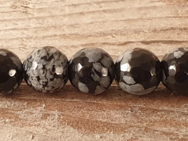 Schneeflocken Obsidian Kette 6mm facettiert