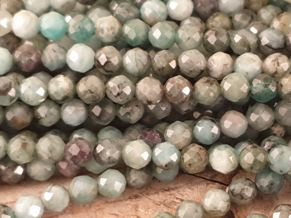 emerald necklace faceted 4mm
