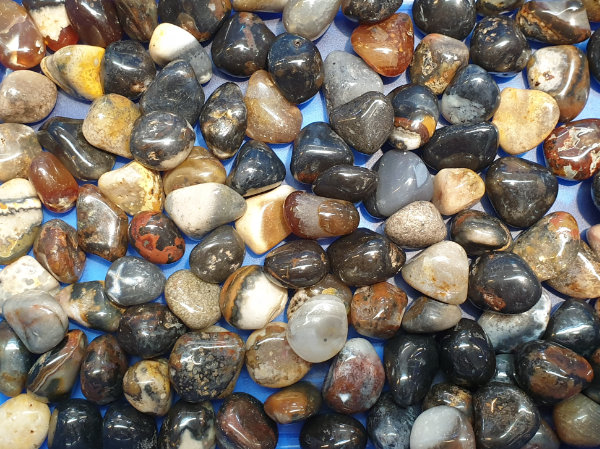1 kg tumbled stones agate/jasper mixed (appr.105 pcs)