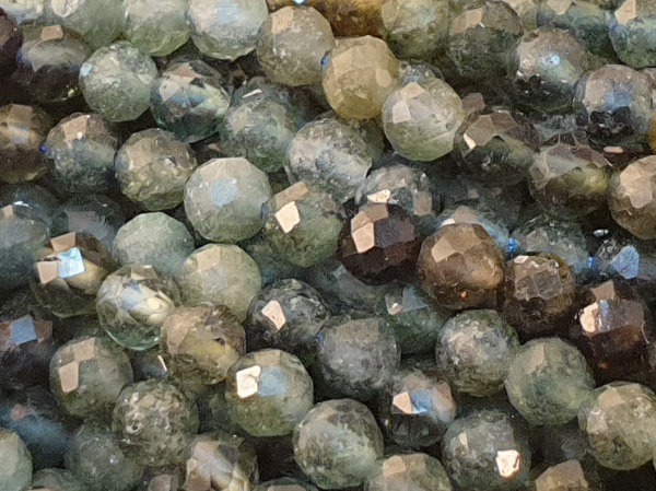 blaue-braune-grne Turmalinkette facettiert 4mm